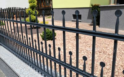Choosing a Fence Contractor in Fairfax, VA for Durable and Stylish Backyard Solutions